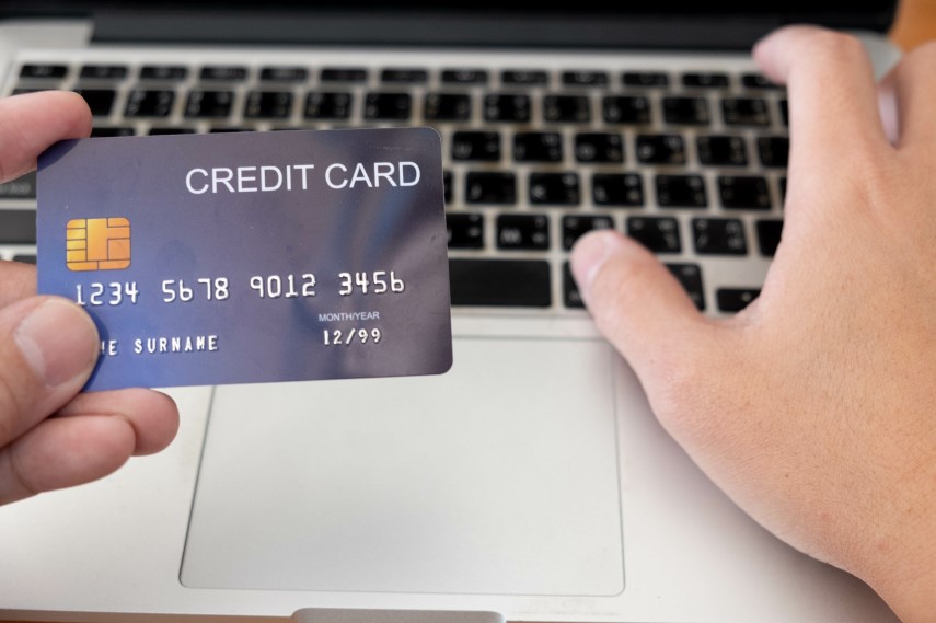 クレジットカードは番号だけで悪用される？情報流出が疑われる際の対処法もご紹介