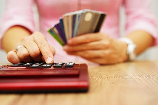 法人カードの年会費は経費で落とせる?