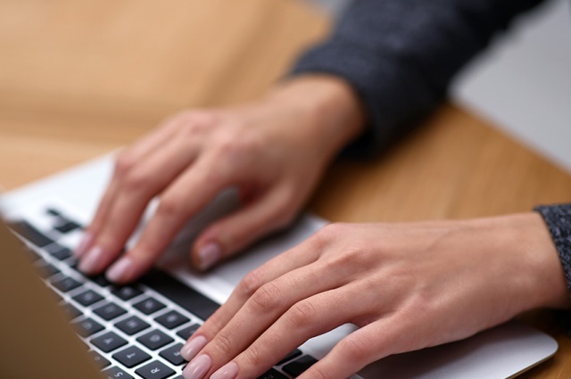 20代でも持てる?プラチナカードの申込資格と作り方