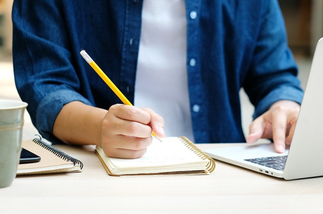 日本人の留学生にクレジットカードが必要な理由とは?カードの選び方とともに解説