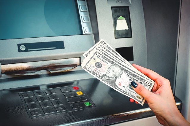 初めてのキャッシングにはクレジットカードが便利!利用方法を解説!
