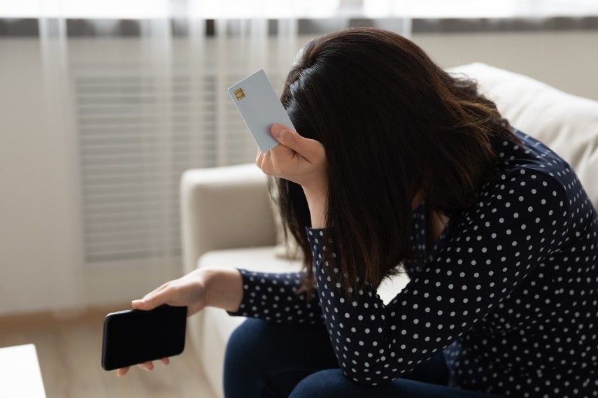 クレジットカードの利用停止から再開する方法は?その原因と対処方法を解説