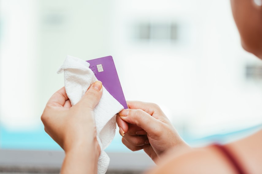 クレジットカードを洗濯してしまったらどうすればよい？
