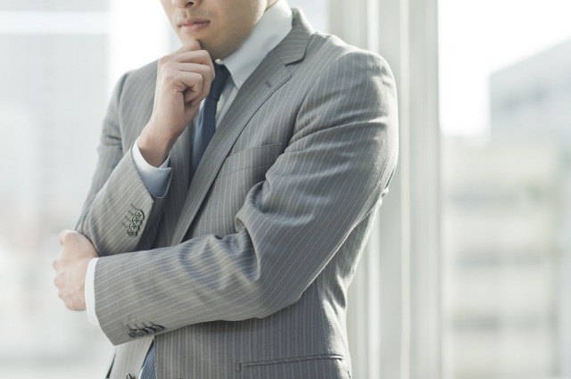 プラチナカードの限度額はどれくらい？年収との関係や引き上げる方法も紹介