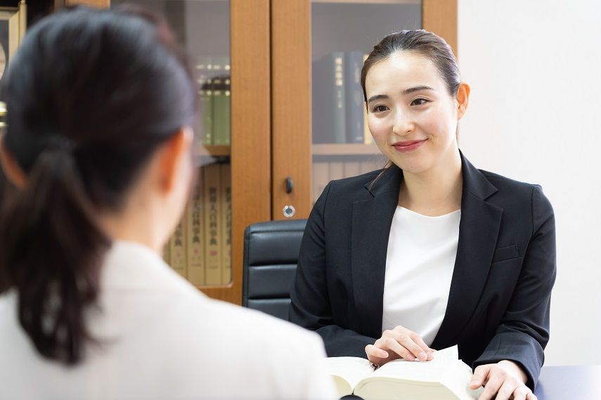 クレジットカードの弁護士特約とは?つけるメリットや注意点について説明