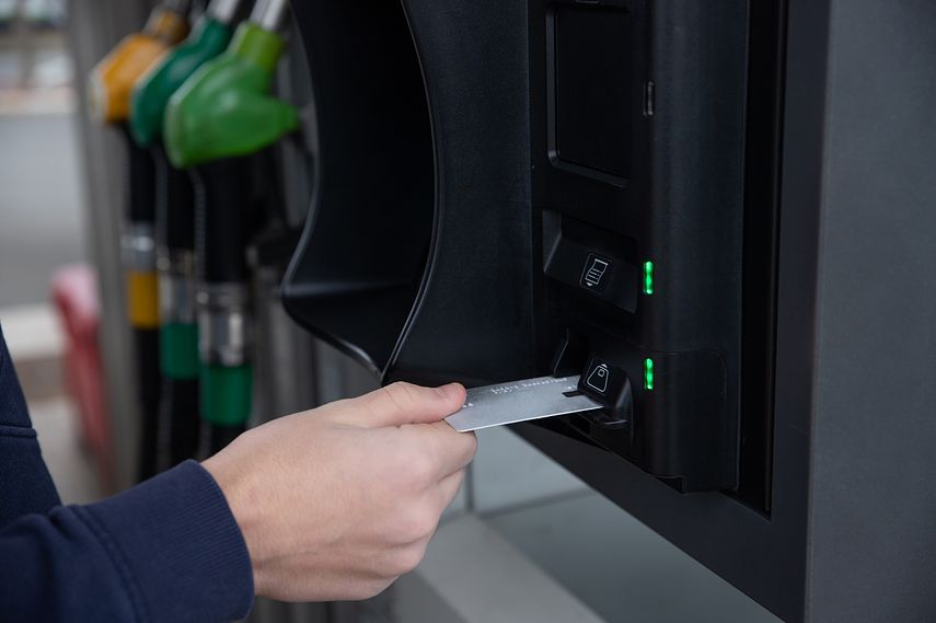 MileagePlusセゾンカードを利用してガソリン代でマイルを貯めるシミュレーション