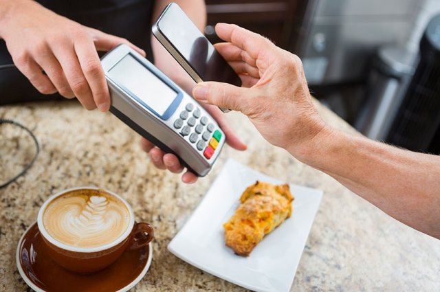 NFCとは?スマートフォンやICカードをかざすだけで決済できる便利な機能について解説!