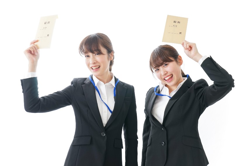 初任給の平均額はいくら?学歴による違いや手取りの計算方法などを詳しく解説