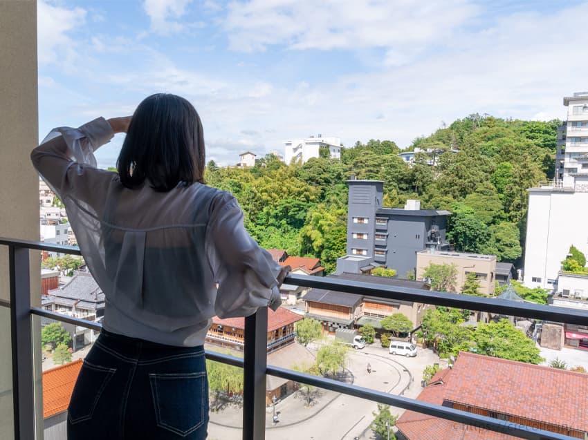 古総湯を中心にした湯の曲輪の街並み
